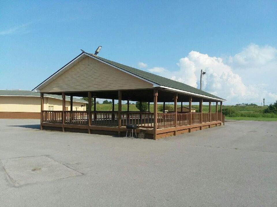 Travel Inn Marston エクステリア 写真