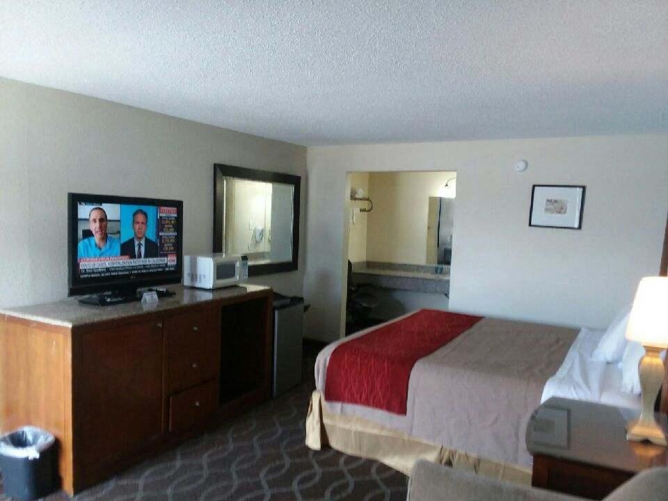 Travel Inn Marston エクステリア 写真