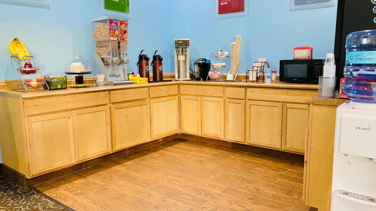 Travel Inn Marston エクステリア 写真
