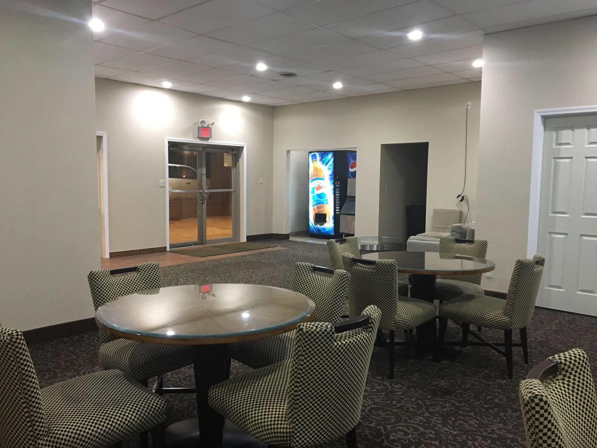 Travel Inn Marston エクステリア 写真